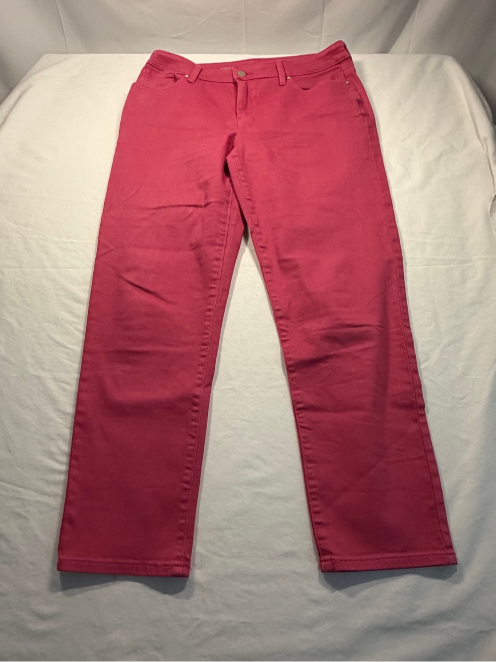Chicos Size 8 Perfect Stretch Women’s Size Raspberry Slim-Leg Ankle Jeans